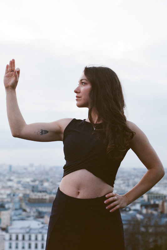 Personal-branding-photographer-Paris-Marine-Gaste-yoga-prof